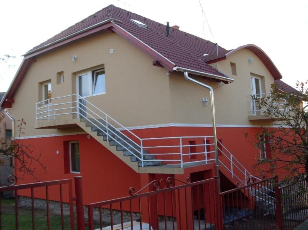 Éden Vendégház Miskolc Extérieur photo